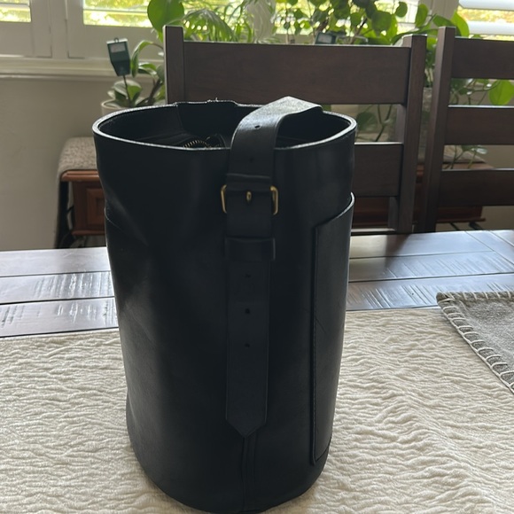 Bucket Bag - Picture 5 of 7